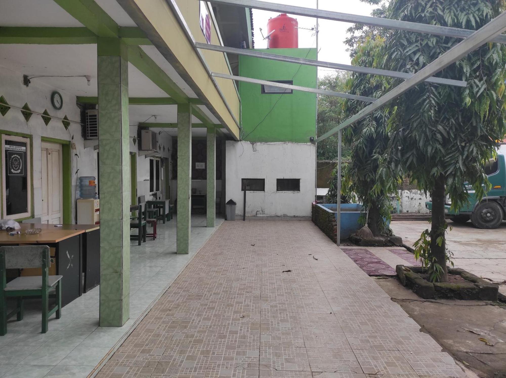 Oyo 90333 Wisma Tenang Jaya Syariah Majalengka Exterior foto
