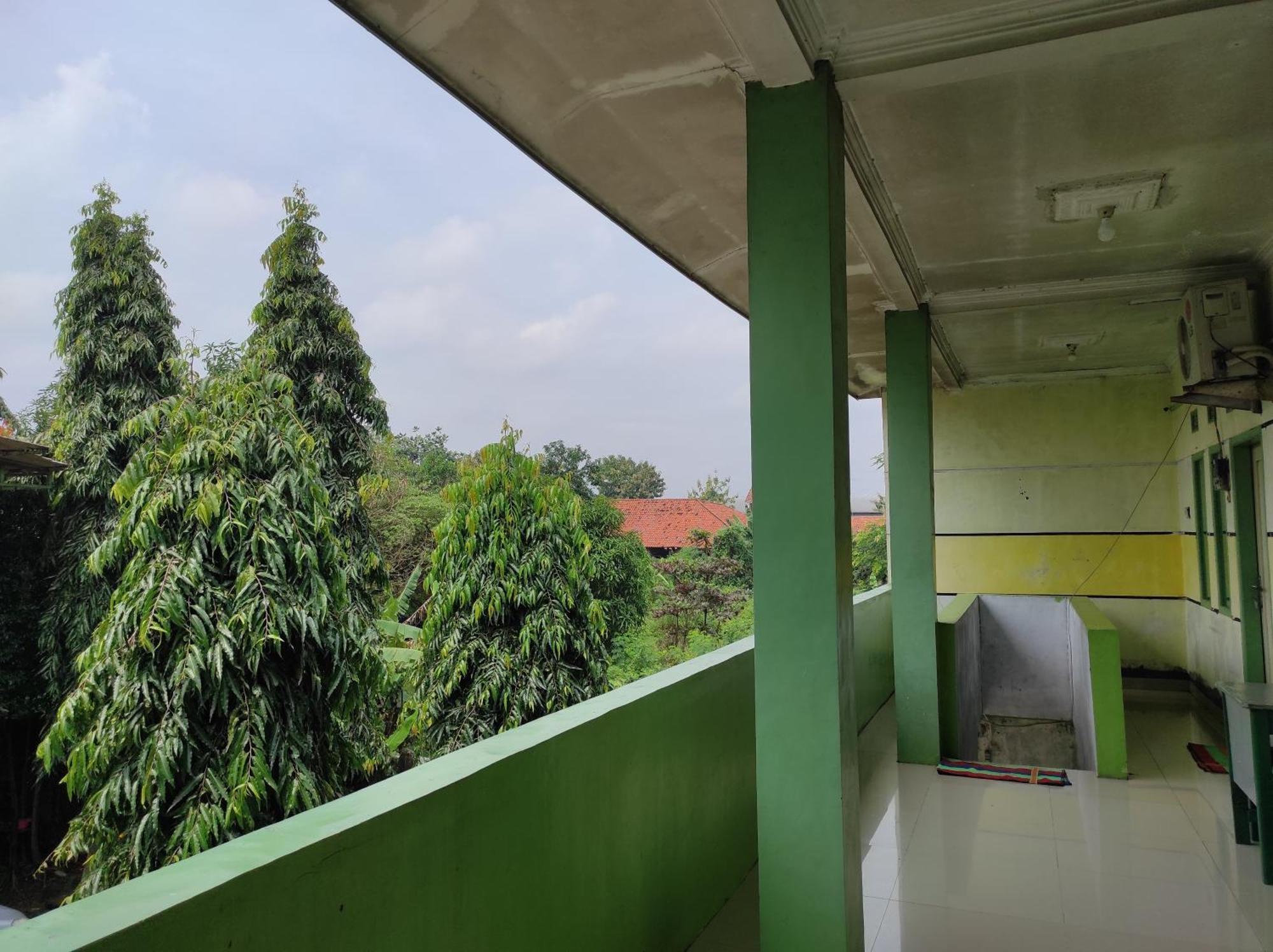 Oyo 90333 Wisma Tenang Jaya Syariah Majalengka Exterior foto